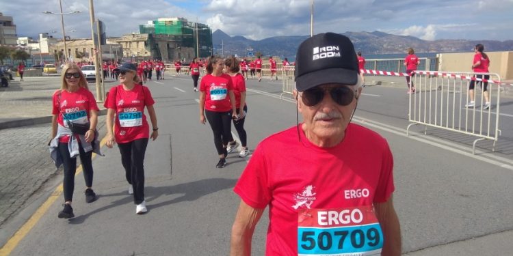 Ηράκλειο - 84χρονος δρομέας έτρεξε στο Run Greece και έκανε 5 χιλιόμετρα σε 50 λεπτά - Το μήνυμά του