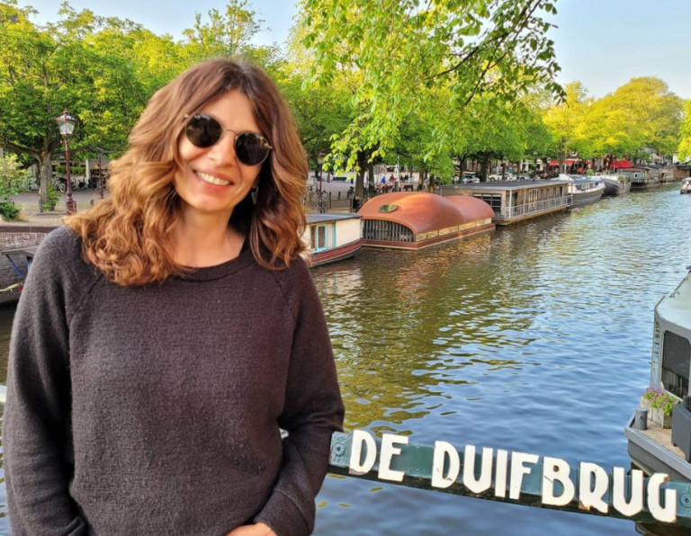 Πόπη Τσαπανίδου – Ποζάρει με το εγγονάκι της