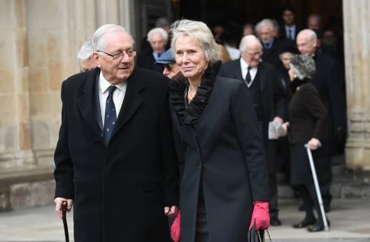 Βρετανία – «Έρανος» για βουλευτή που ζήτησε υψηλότερο μισθό – «Σας παρακαλούμε βοηθήστε τον που υποφέρει»