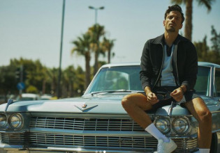 Kωνσταντίνος Αργυρός – Η συμβουλή του πατέρα του που τον οδήγησε να γίνει τραγουδιστής