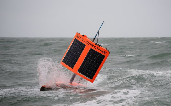 Εκπληκτικές εικόνες από θαλάσσιο drone – Επιβίωσε από τυφώνα και κατέγραψε τη μανία της φύσης