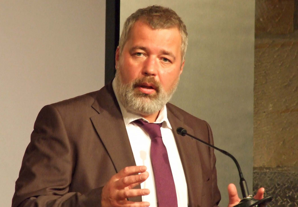 Ντμίτρι Μουράτοφ για το Νόμπελ Ειρήνης – Αφιερωμένο σε όσους σκοτώθηκαν υπερασπιζόμενοι την ελευθερία της έκφρασης