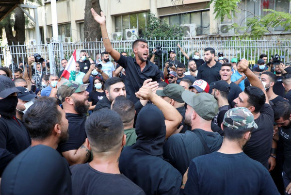 Λίβανος – Εκρήξεις και πυροβολισμοί στη Βηρυτό – Τουλάχιστον δύο νεκροί
