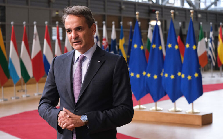 Mitsotakis briefs EU leaders on Turkey’s Eastern Mediterranean provocations at summit
