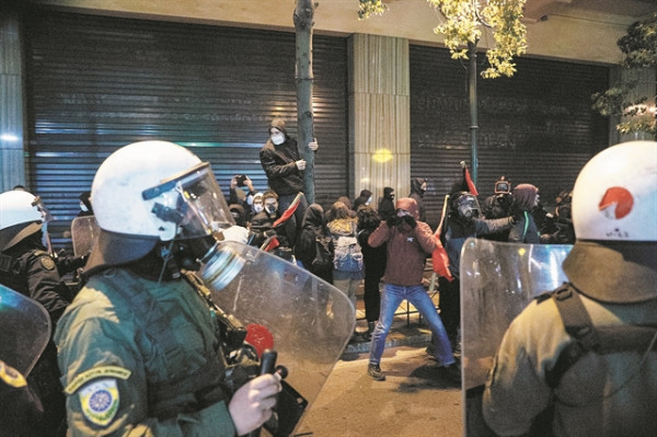 Αποκάλυψη – Μέσω Viber άτυπες εντολές για κρίσιμες επιχειρήσεις