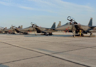 Τα αμερικανικά F-15 στη Λάρισα, οι Τούρκοι έγιναν… «Τούρκοι»
