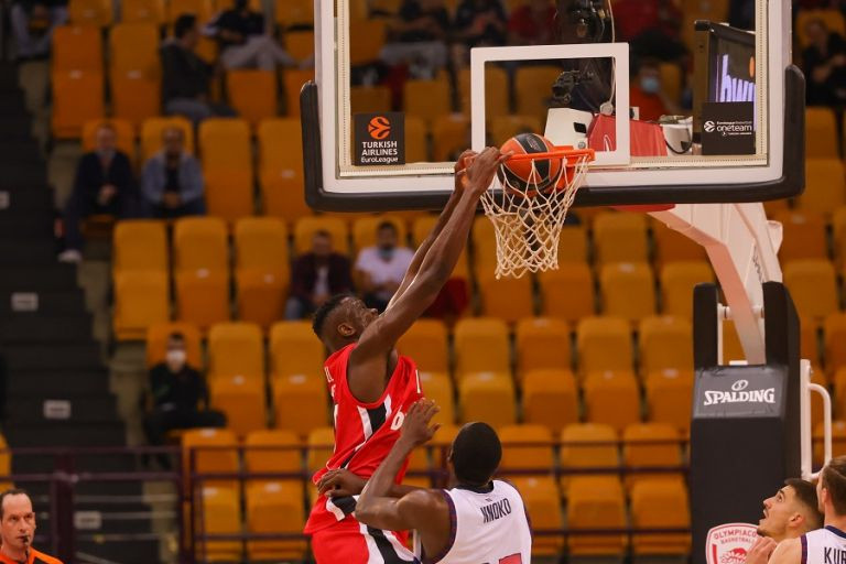 Ολυμπιακός – Μπασκόνια 75-50 – Σαρώνει ο Θρύλος της νέας εποχής