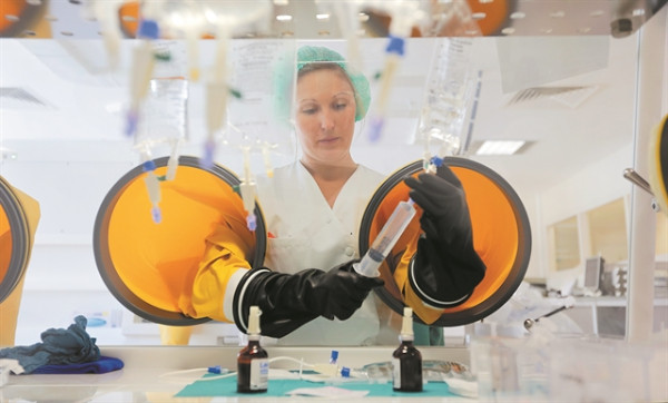 Καρκίνος – Νέα θεραπεία «εξαφανίζει» τους όγκους σε κεφάλι και λαιμό