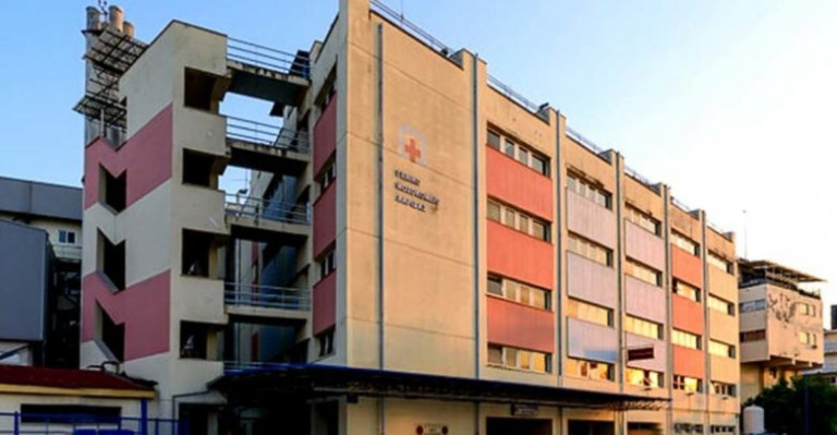 Λάρισα – Στο νοσοκομείο 45χρονη που κατάπιε καυστικό υγρό