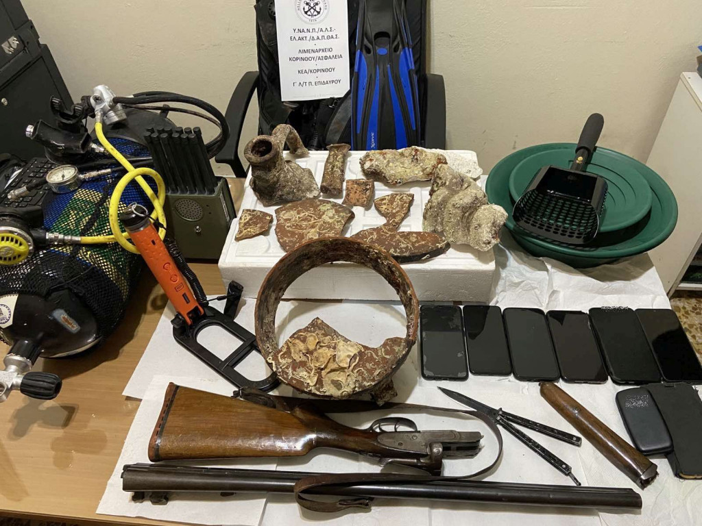 Λιμενικό – Εξαρθρώθηκε κύκλωμα αρχαιοκαπηλίας – Έβγαζαν αρχαία από τον βυθό και τα πωλούσαν στο εξωτερικό