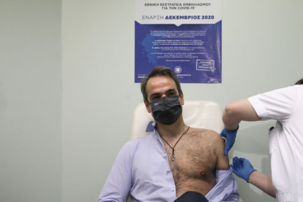 Την τρίτη δόση του εμβολίου θα κάνει αύριο ο Κυριάκος Μητσοτάκης