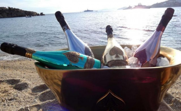 Γαλλία – Ρωσία – Παράταση μέχρι τέλους του έτους στον «πόλεμο» της σαμπάνιας