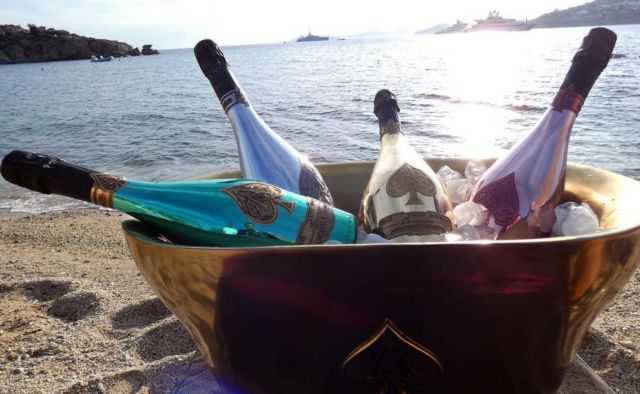 Γαλλία – Ρωσία – Παράταση μέχρι τέλους του έτους στον «πόλεμο» της σαμπάνιας