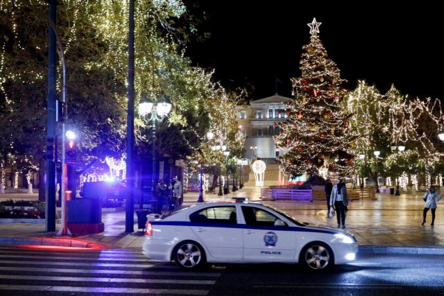 Κοροναϊός - Σε κόκκινο συναγερμό μέχρι τα Χριστούγεννα - Μόνος δρόμος εμβόλιο και μέτρα προστασίας, λένε οι ειδικοί