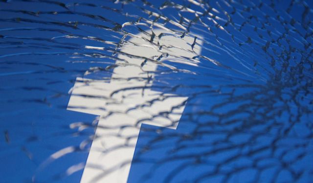 Facebook – Ποια είναι η αιτία του blackout – «Δεν μπορούμε καν να ελέγξουμε αν έγινε διαρροή δεδομένων»