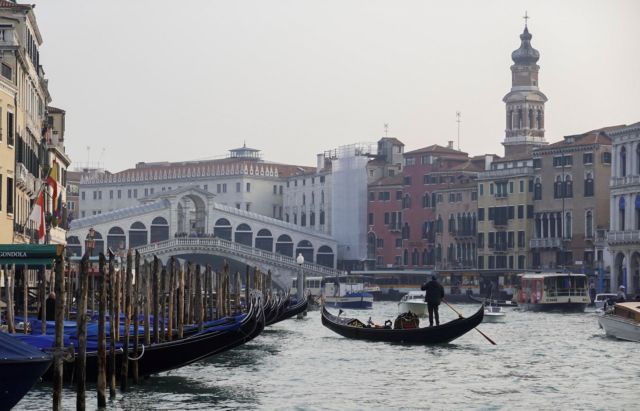 Βενετία - Σε καραντίνα 23 Ελληνες - Τι εξετάζουν οι γιατροί