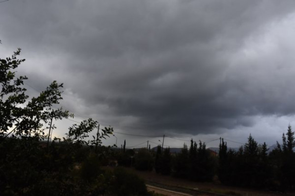 Καιρός – Έρχεται νέο κύμα κακοκαιρίας στο τέλος της εβδομάδας – Συννεφιά και τοπικές βροχές σήμερα