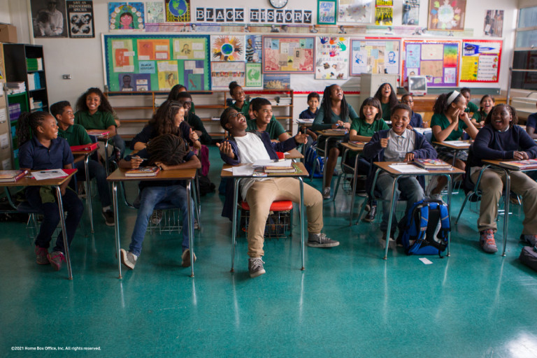 Insecure – Η σειρά που δεν ήξερες ότι έχεις ανάγκη μπαίνει στην τελευταία της σεζόν