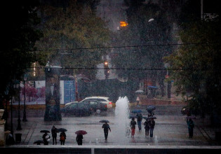 Καιρός – Δύσκολη προβλέπεται η νύχτα σε Αττική και Χαλκιδική – Έρχονται πλημμυρικά φαινόμενα