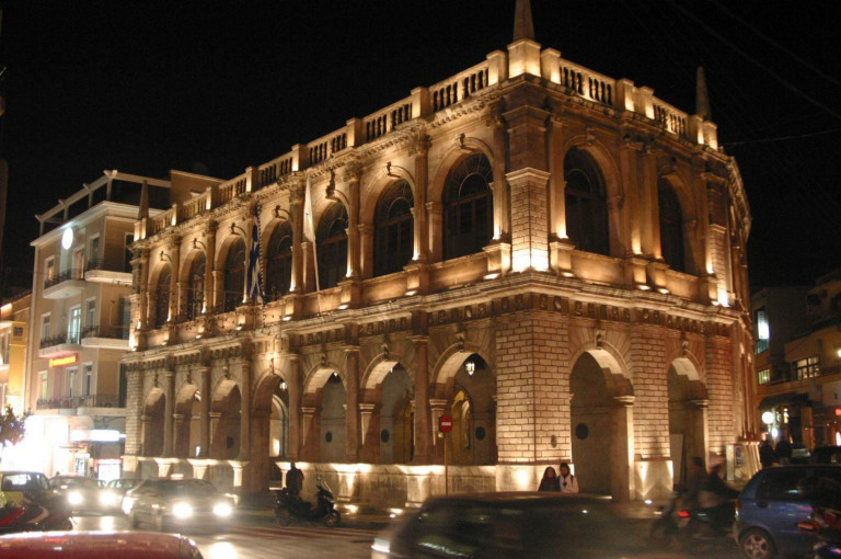 Ηράκλειο – Διάρρηξη στο δημαρχείο – Έσπασαν την πόρτα στο Πρωτόκολλο