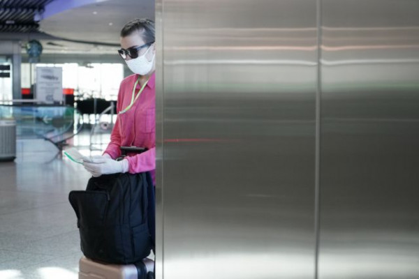 ΕΚΠΟΙΖΩ – Καταναλωτές ακόμη περιμένουν χρήματα από χαμένες πτήσεις εν μέσω πανδημίας