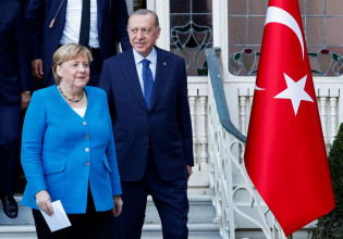 Μέρκελ – Τελευταίο τετ α τετ με τον Ερντογάν με φόντο τον Βόσπορο – Οι ευχαριστίες, οι επικρίσεις και η… υπόσχεση