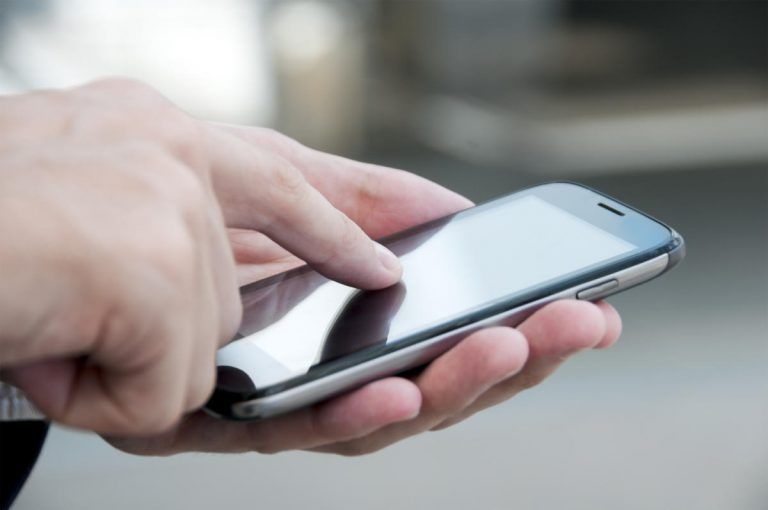 Απάτη μέσω SMS – Αποκτούν πρόσβαση σε κωδικούς τράπεζας με αποστολή μηνυμάτων για καραντίνα