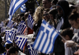 Τζιτζικώστας – «Η παρέλαση πρέπει να γίνει, με πολύ συγκεκριμένα και αυστηρά μέτρα»