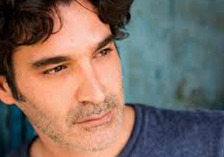 Χριστόφορος Παπακαλιάτης – Γι’ αυτό δεν έχει επιστρέψει ακόμα στην Αθήνα