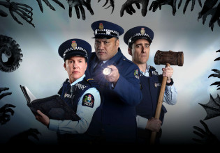 Το Wellington Paranormal θα σε κάνει να δεις τα βαμπίρ με άλλο μάτι