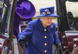 Χαμός στη Μεγάλη Βρετανία – Με μπαστούνι η Βασίλισσα Ελισάβετ μετά από 18 χρόνια