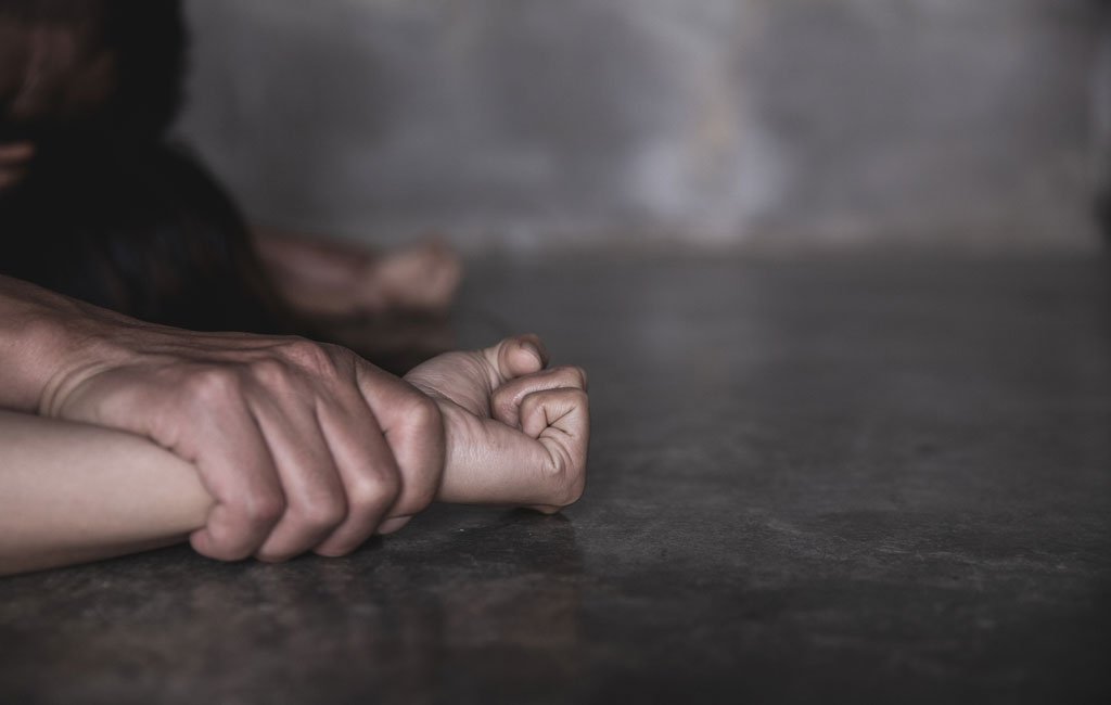 Ρόδος - Συνεχίζεται η έρευνα για τον βιασμό της 8χρονης - Κλήθηκε για εξηγήσεις ο παππούς, τι δήλωσε ο ιατροδικαστής