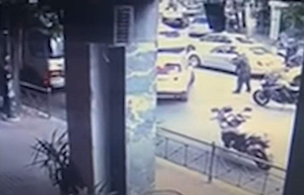 Βίντεο - ντοκουμέντο από την καταδίωξη και τους πυροβολισμούς στο κέντρο της Αθήνας