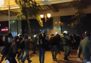 Ένταση και επεισόδια στο κέντρο της Αθήνας σε πορεία για τον νεκρό στο Πέραμα