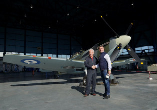 Παρέλαση 28ης Οκτωβρίου – Το θρυλικό Spitfire στον ουρανό της Θεσσαλονίκης – Τι λέει ο Βρετανός πιλότος