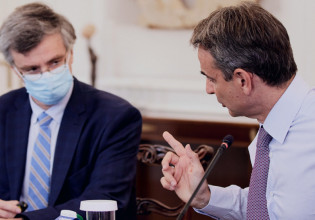 Κοροναϊός – Συναγερμός στο Μαξίμου για την έξαρση των κρουσμάτων – Σε ανοιχτή γραμμή Τσιόδρας – Μητσοτάκης