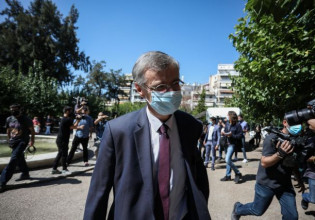 Καμπανάκι Τσιόδρα – Έρχεται έξαρση της πανδημίας σε περιοχές με πολλούς ανεμβολίαστους