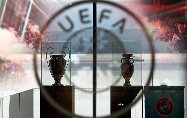 Μεγάλη ανατροπή – Η UEFA ετοιμάζεται να επιτρέψει τα καπνογόνα στις διοργανώσεις της