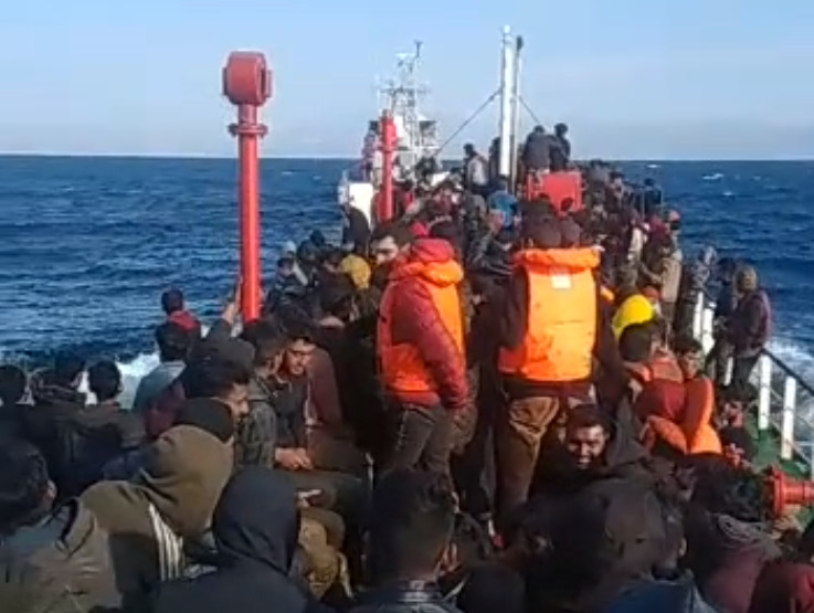 Εφιάλτης για 400 πρόσφυγες στο Αιγαίο – Σε ελληνικό λιμάνι θα δέσει το πλοίο