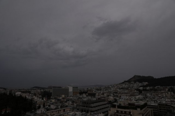 Κακοκαιρία «Αθηνά» – Επιδείνωση με βροχές, καταιγίδες και χαλάζι τις επόμενες ώρες