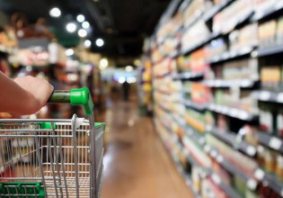 «Πρωταθλητές» ακρίβειας – Εκτόξευση τιμών τον Σεπτέμβριο σε βασικά είδη