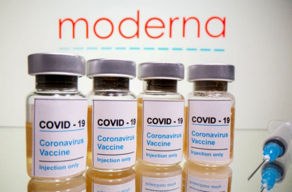 Moderna – Στον «πάγο» από τον FDA για την έγκριση εμβολίου για εφήβους