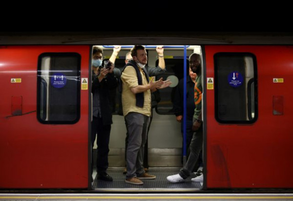 Η ριζοσπαστική πολιτική των Αυστριακών – Απεριόριστα ταξίδια στη χώρα με… 3 ευρώ την ημέρα