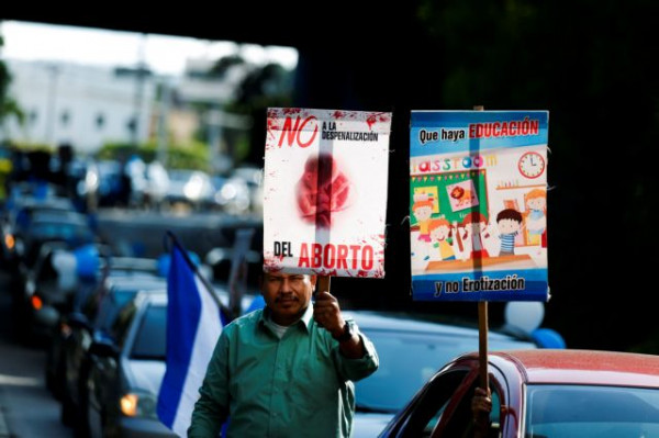 Τέξας – Ενας γιατρός αψηφά τον νόμο κατά των αμβλώσεων «για να μην πεθαίνουν άλλα κορίτσια»