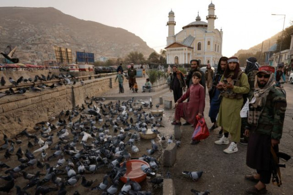 Αφγανιστάν – Οι Ταλιμπάν εξαίρουν τους βομβιστές αυτοκτονίας και προσφέρουν στις οικογένειές τους χρήματα και γη