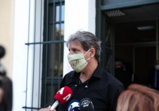 Μίκης Θεοδωράκης – «Ο Κουρής δεν αναφέρεται ως γιος του» – Γιατί έγραψε πέντε διαθήκες