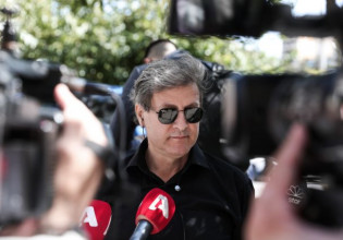 Μίκης Θεοδωράκης – Η ειδική αναφορά στα παιδιά του – Τι λέει για τον Νίκο Κουρή στις διαθήκες του