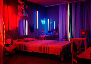 Ρόδος – Στο εδώλιο τέσσερα άτομα για κρυφό οίκο ανοχής στο πατάρι ενός μπαρ