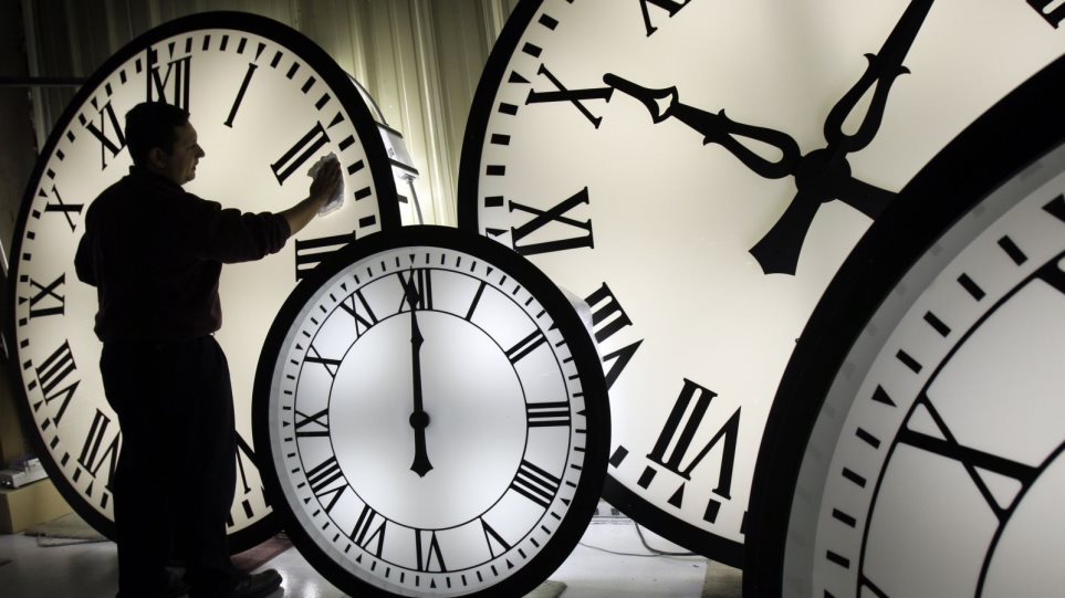 Αλλαγή ώρας 2021 - Πότε γυρίζουμε τα ρολόγια μας μια ώρα πίσω