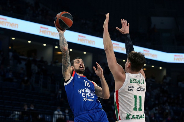Πρώτη νίκη για την Εφές (71-68)